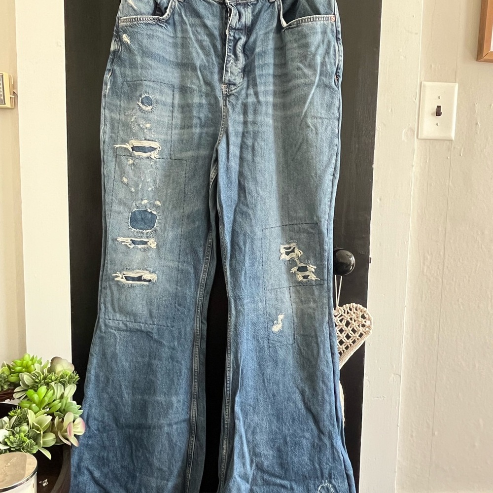 We The Free light blue relaxed denim jeans